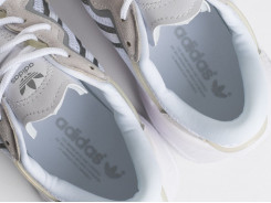 Кроссовки Adidas Ozweego