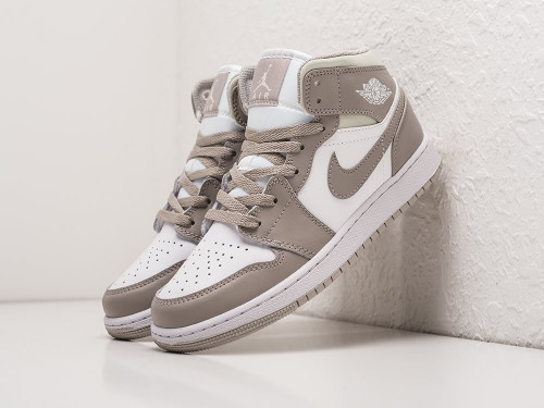 Кроссовки Nike Air Jordan 1 Mid