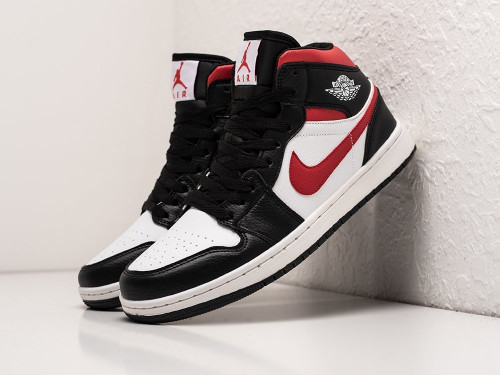 Кроссовки Nike Air Jordan 1 Mid