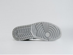 Кроссовки Nike Air Jordan 1 Mid