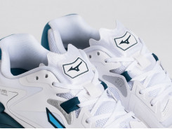 Кроссовки Mizuno Wave Lightning Z8