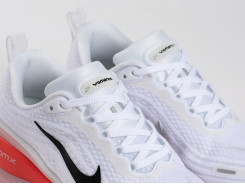 Кроссовки Nike Vomero 18