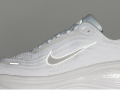 Кроссовки Nike Vomero 18