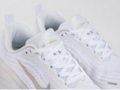 Кроссовки Nike Vomero 18