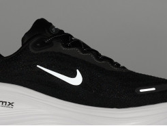 Кроссовки Nike Vomero 18