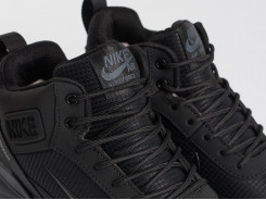 Зимние кроссовки Nike Rivah Mid