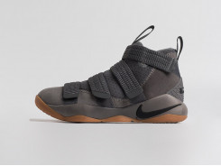 Кроссовки Nike Lebron Soldier 11