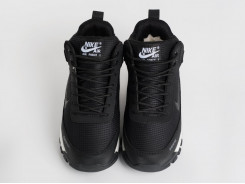 Зимние кроссовки Nike Rivah Mid