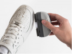 Щётка для обуви с моющим средством